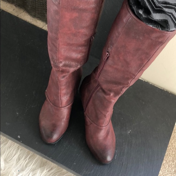Burgundy Boots 👢 - Picture 6 of 7
